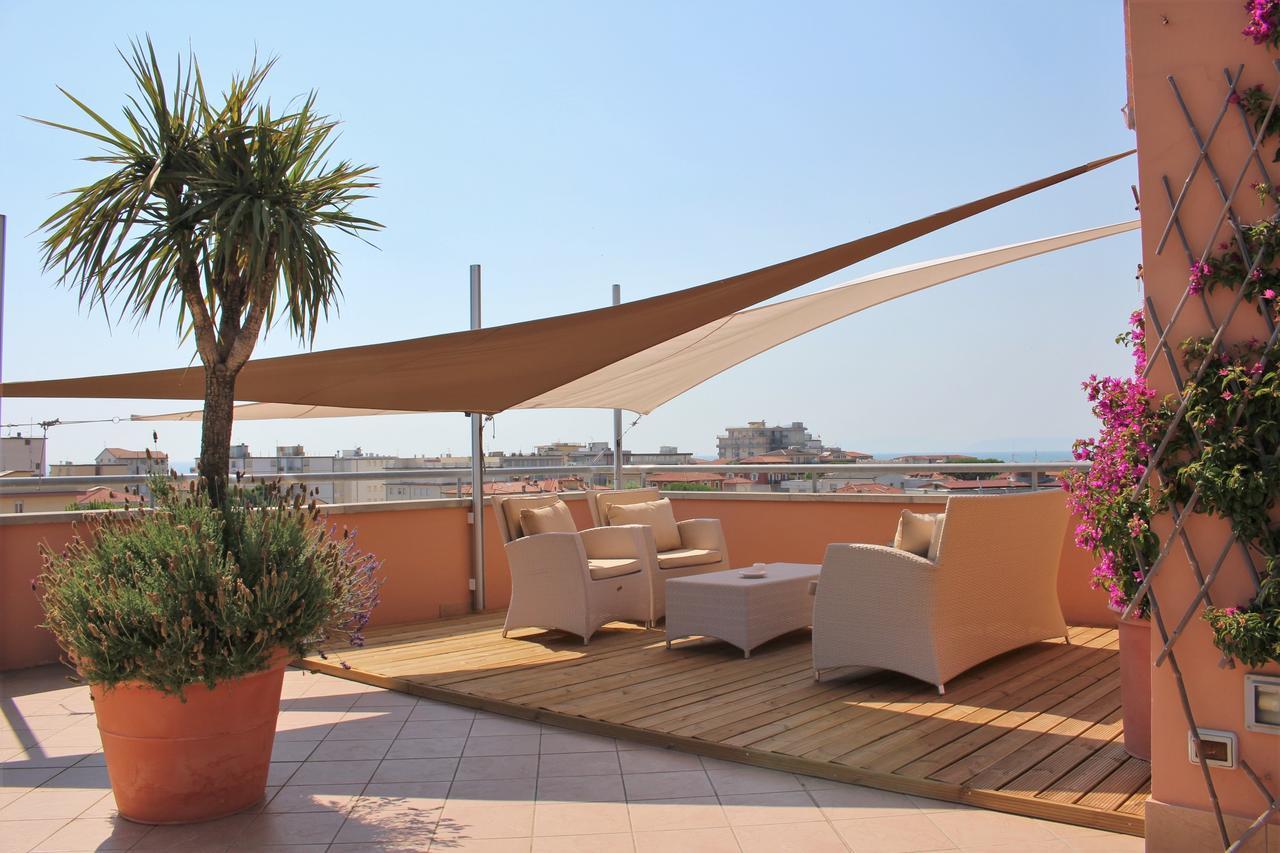Hotel Piccolo Mondo Lido di Camaiore Exterior photo